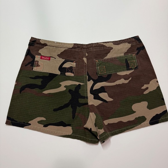Y2K Mudd Camo size 9 shorts - Picture 2 of 6